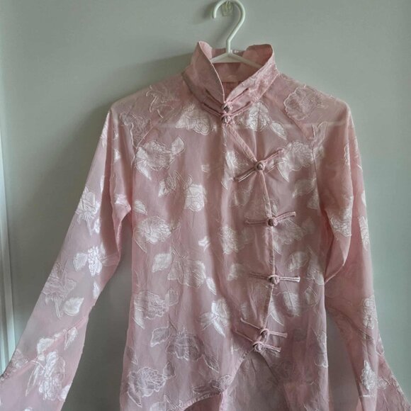 Beautiful semi-sheer Mandarin style blouse - Picture 2 of 6